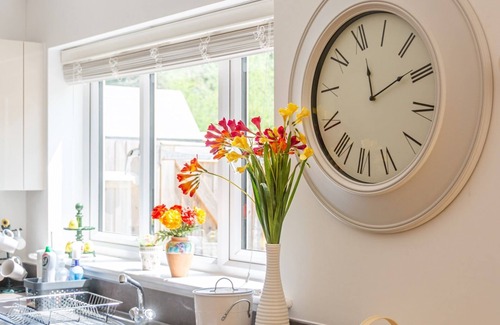Chilham House | Pass the Keys | Cheerful 2-Bedroom house with Private parking