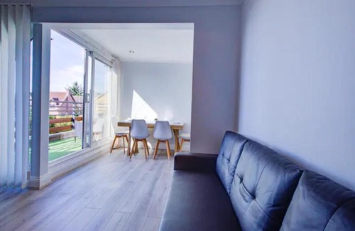 Crays Hill Apartment | Pass the Keys Cosy and comfortable flat