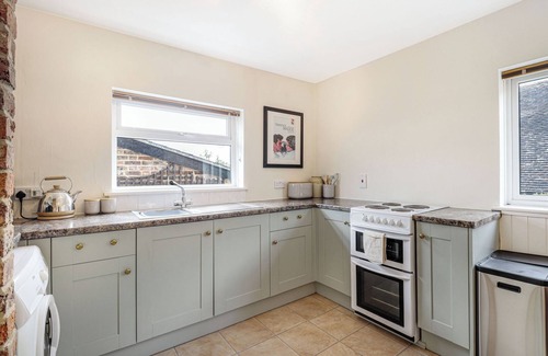 Tonbridge House | Pass the Keys | Cosy Countryside Cottage