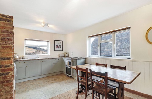 Tonbridge House | Pass the Keys | Cosy Countryside Cottage
