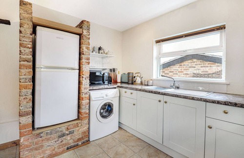 Tonbridge House | Pass the Keys | Cosy Countryside Cottage