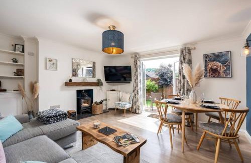 Little Kimble House | Pass the Keys Cute Cosy Cottage Chilterns