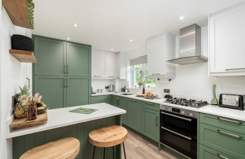 Little Kimble House | Pass the Keys Cute Cosy Cottage Chilterns