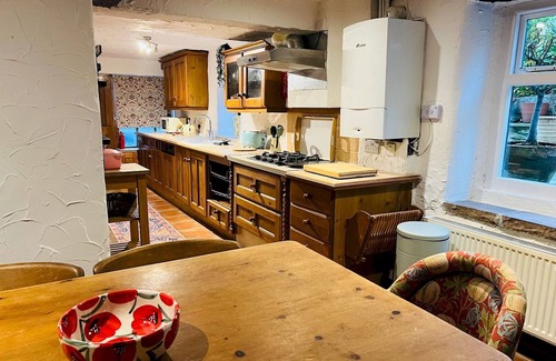 Youlgreave House | Pass the Keys | Dene Cottage - Perfect Location for 8 & Pets
