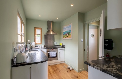 Leigh-on-Sea House | Pass the Keys | The Pontoon!