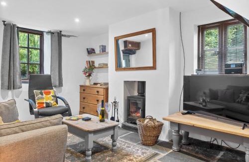 Penny Bridge House | Pass the Keys Newly Renovated Lakeland Cottage
