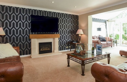 Wickham House | Pass the Keys | New Beautiful Meon Valley Family Home Sleeps6