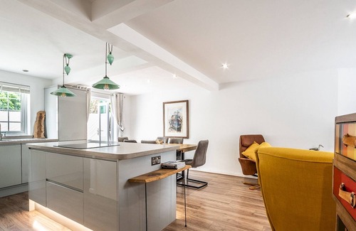 Topsham House | Pass the Keys | Stylish family home central Topsham with parking