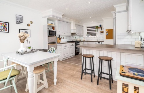 Hatfield House | Pass the Keys | Stylish Cosy 3Bed Family Friendly Home in Hatfield