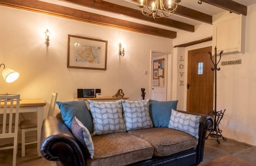 Staindrop House | Pass the Keys | The Snuggery - Super Cute Cottage in the Durham Dales