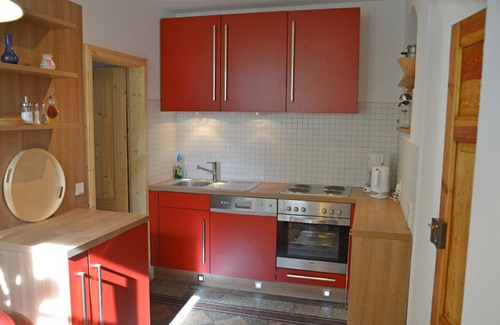 Radeberger Vorstadt Apartment | Past Elbvilla - on foot or by bike in the New Town and the city center.