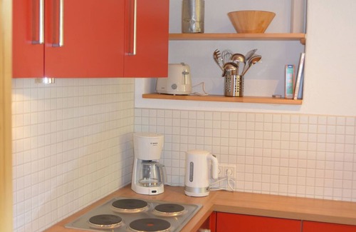 Radeberger Vorstadt Apartment | Past Elbvilla - on foot or by bike in the New Town and the city center.