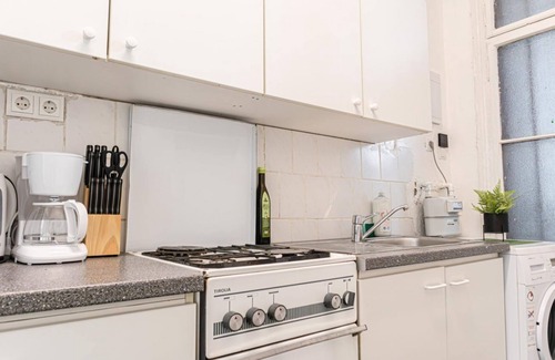 Rudolfsheim-Funfhaus Apartment | Past Meets Present 1BR/Apt Budget Friendly&Central