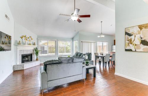 Pearland House | Patio, Fire Pit and Yard Family Home in Pearland