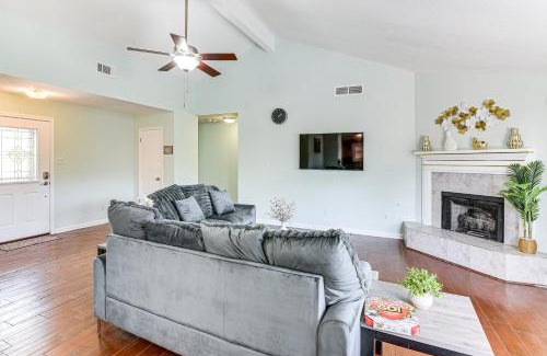 Pearland House | Patio, Fire Pit and Yard Family Home in Pearland