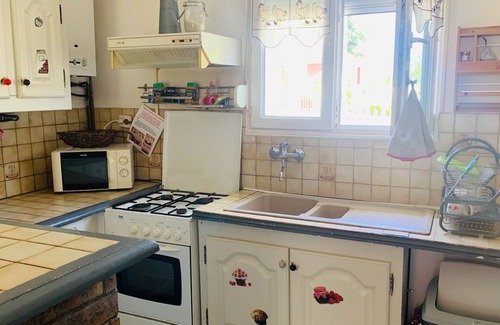 Amilly House | Paule's little house. Gîte* Amilly. Breakfast/romantic options