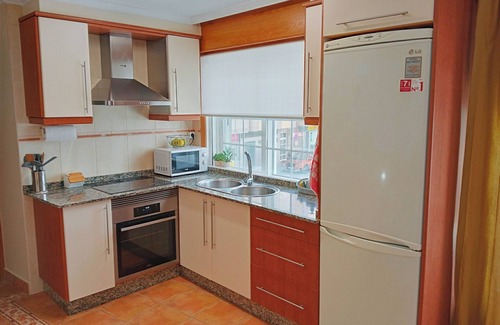 Cangas Apartment | PAUTANA, centrally located and a few meters from the beach.