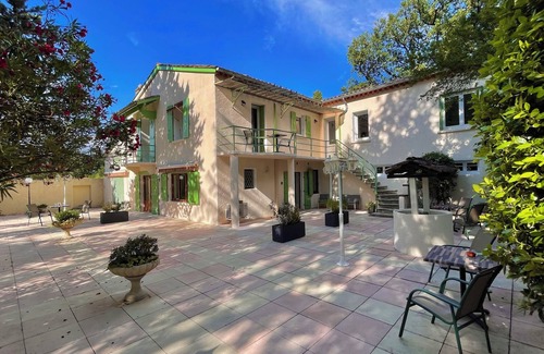 Chateauneuf-du-Rhone Apartment | Pavillon de l'Etang