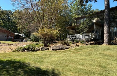 Morrilton House | Paw Paw Tree Estate with Guest House