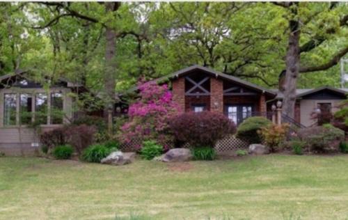 Morrilton House | Paw Paw Tree Estate with Guest House