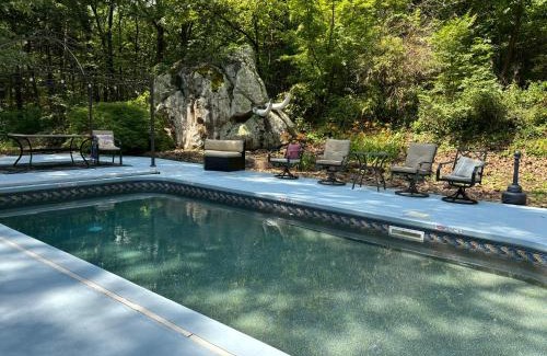 Morrilton House | Paw Paw Tree Estate with Guest House