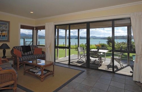 Whangaruru Cabin | Pawhaoa Bay Villas
