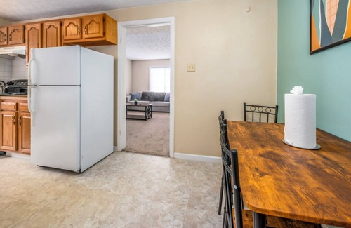 Oakwood Apartment | Paws & Peace – Cozy 1BR Ground Flr Gem in Dayton