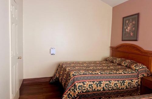 Kingfisher Hotel | PAYLESS INN