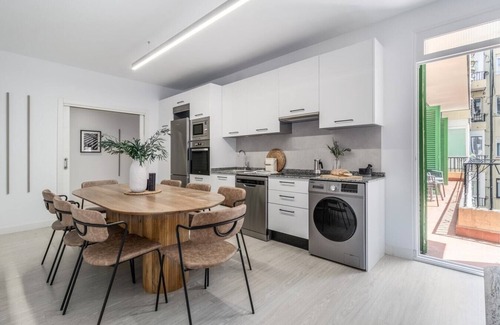Castellana Apartment | Paz - 4 bedrooms and terrace in Castellana