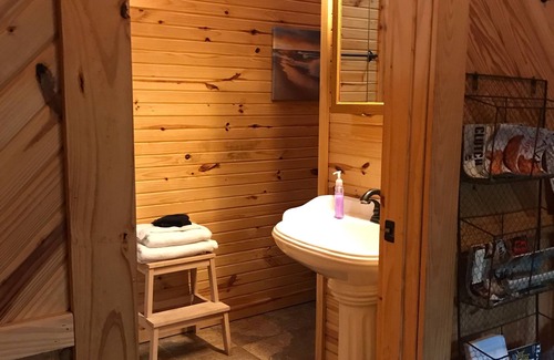 Pottsboro Cottage | Peace and tranquility Barndominium style!