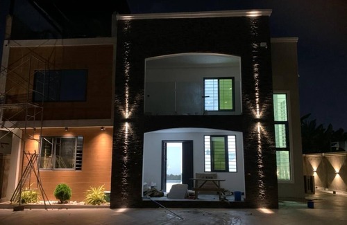 Madina House | Peace house with all the necessary security measures and 24 hrs internet con.