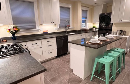 Everett House | PEACE IN THE CITY - Humble Luxury minutes from Boston, Beach & Casino