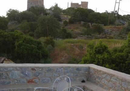 Layia Cabin | Peace in the wildest landscape of Mani