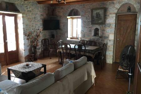 Layia Cabin | Peace in the wildest landscape of Mani