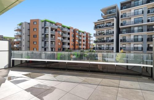 Brunswick West Apartment | Peaceful 1-Bed Unit with a Spacious Balcony