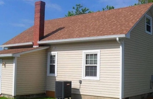 Shady Side House | Peaceful 2-bedroom/2-bathroom house with WiFi and AC in serene Shady Side
