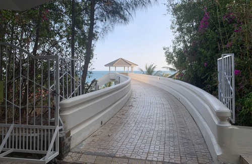 Phu Hai Beach Apartment | Peaceful and comfortable apartment by the beach #V2