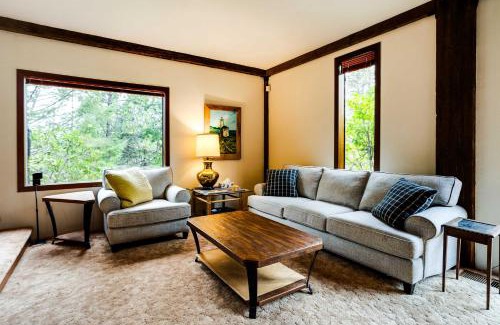 Murphy House | Peaceful Applegate River Valley Sanctuary!