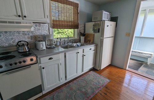 Mossy Oaks Cottage | Peaceful Beaufort guest house, perfect for couples or families