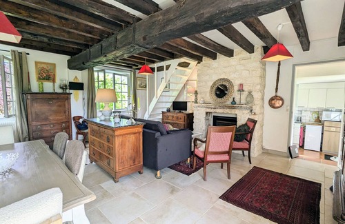 Brives Cottage | Peaceful Berry retreat with garden and fireplace