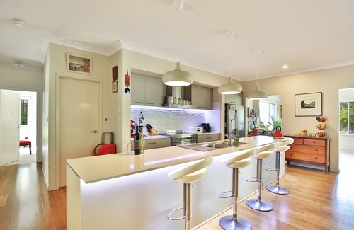 Coledale House | Peaceful Bush Setting minutes from beach.