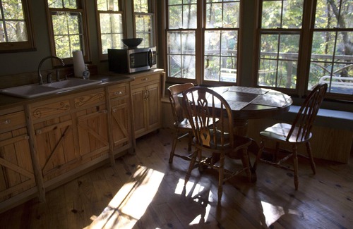Waldo Cabin | Peaceful Cabin in the Woods. Hiking & Beautiful Views.