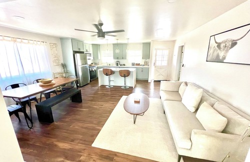 Linda Vista House | Peaceful Canyon Retreat in the Heart of San Diego. Family & Pet friendly