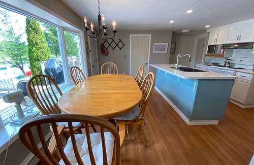 Havelock-Belmont-Methuen Cottage | Peaceful Cottage Next To Crown Land
