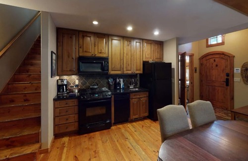 Tamarack Cottage | Peaceful Cottage | Ski-In/Ski-Out, Private Hot Tub