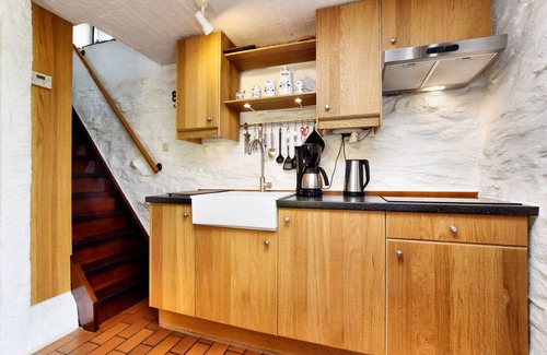 Berismenil House | Peaceful Cottage with Forest