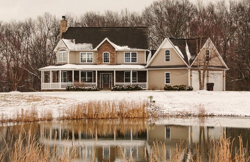 Sardinia House | Peaceful Country Retreat 20 acres Private Pond