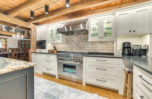 Harbor Springs House | Peaceful Farmhouse w/Fire Pit: Near Town & Lake!