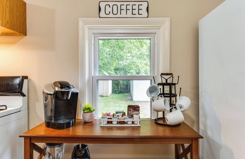 Franklin Cottage | Peaceful Franklin Cottage ~ 1 Mi to Downtown!