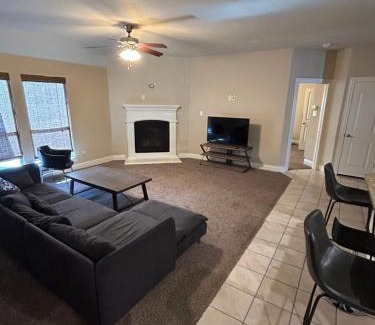 Frisco House | Peaceful Frisco-Little Elm House